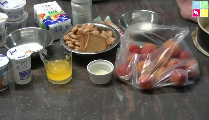 Butterkekse fein zerbröseln. [87.119]