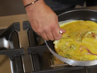 Deftiges Gemüse-Omelett Rezept von Frank Rosin - Schritt-für-Schritt Anleitung