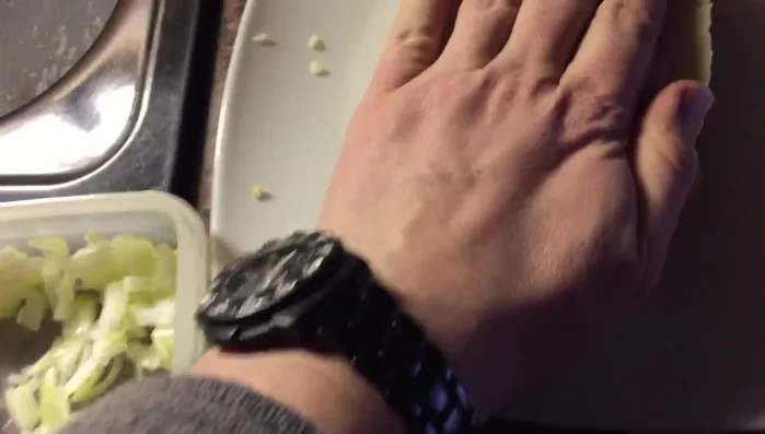 Das zweite Toastbrot darauflegen und leicht andrücken.