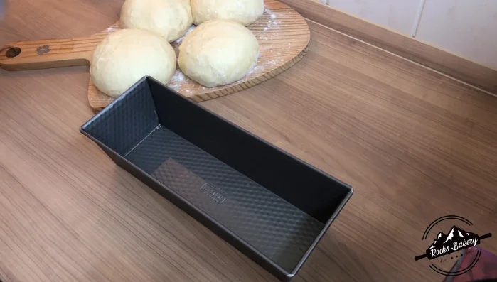 Backformen gut mit Butter oder Backtrennspray einfetten.