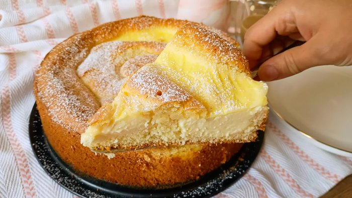 Vanillepudding nach Packungsanleitung zubereiten, aber nur mit 400 ml Milch statt 500 ml. Im Topf verrühren und auf dem Herd eindicken.