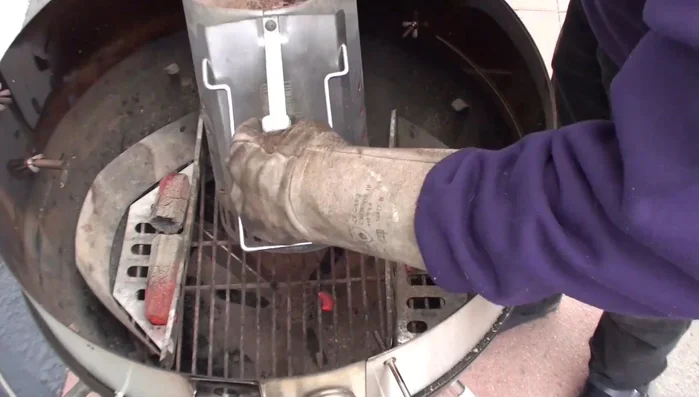 Grill auf ca. 180 Grad einstellen. Ente ca. 30 Minuten grillen.