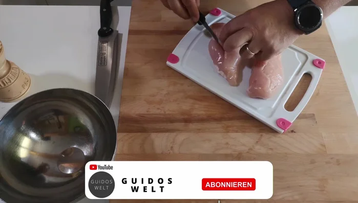 Hähnchenbrust aufschneiden, sodass eine Tasche entsteht.