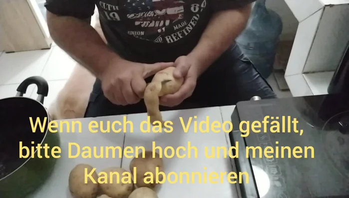 Kartoffeln schälen.