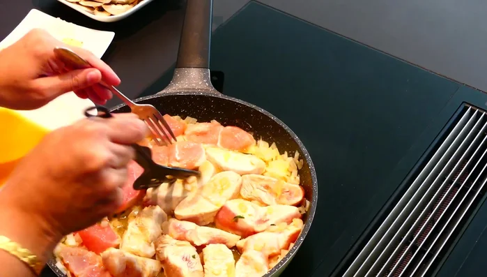 Pilze in derselben Pfanne anbraten.