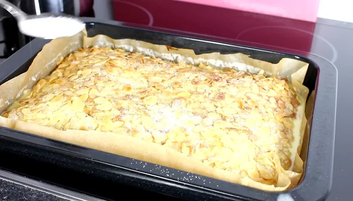 Optional: Mit Puderzucker bestäuben.