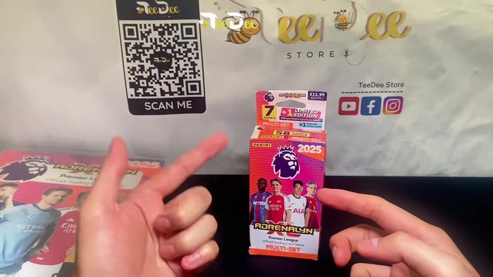 Mit Zimt und Zucker bestreuen. (Schritt wie aus dem Video-Transkript abgeleitet)