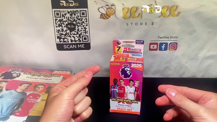 Die Bananen wenden und von der anderen Seite ebenfalls braten. (Schritt wie aus dem Video-Transkript abgeleitet)