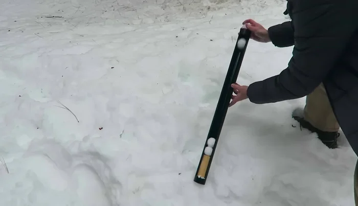 Das Magazin bauen, um die Schneebälle zu halten.