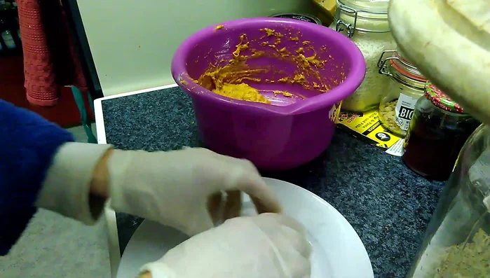 Knödel formen und mitgaren.