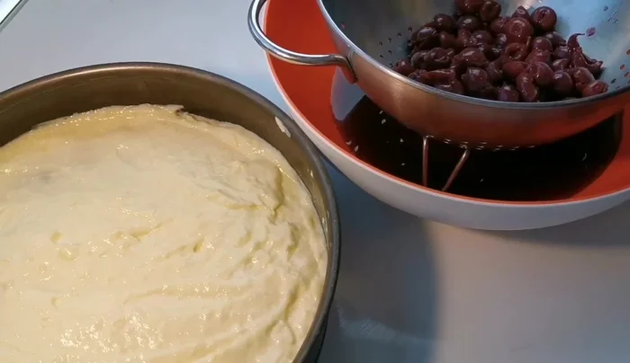 Kirschen auf dem Pudding verteilen.