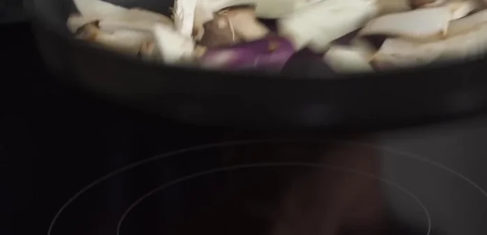 Zucchini hinzufügen.