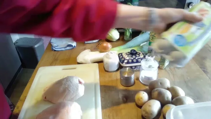 Kartoffeln mit Petersilie kochen (63.989).